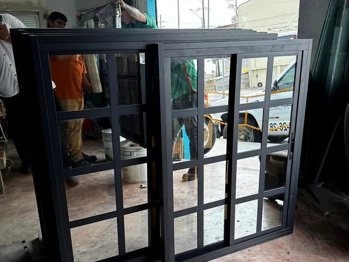 Puertas de aluminio con cristales